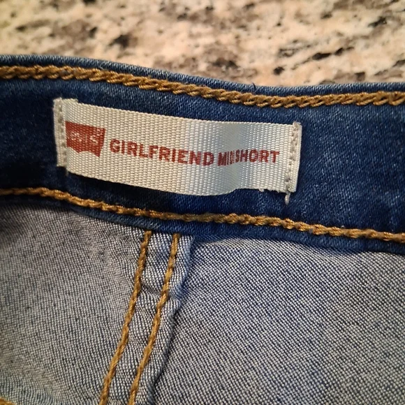 Levi's Blue Girlfriend Midi Denim Shorts Size 10 - Picture 4 of 4